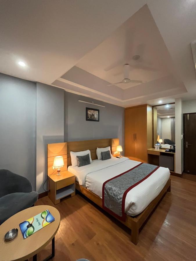Hotel Sarvin Lucknow Eksteriør bilde